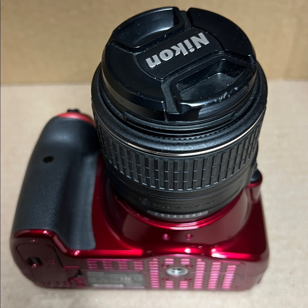 Nikon DSLR Camera - Picture 10 of 13
